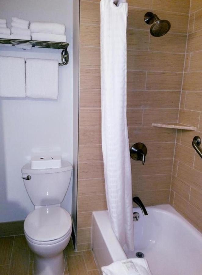 Private Condos In Waikiki, Private Car Rental Included, Beach Gear And Camping Gear ホノルル エクステリア 写真
